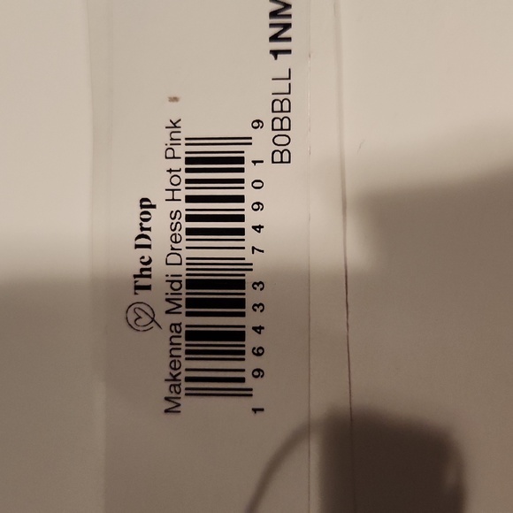 Sleeveless Pink V-Neck Midi Dress with Spaghetti Straps - Picture 4 of 5